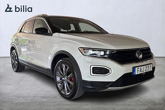 Volkswagen T-Roc 16 of 23