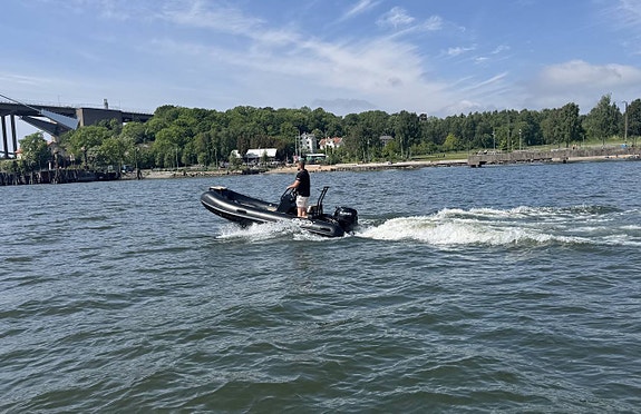 Black Wolf Rib DLX 390 HYPALON 10 of 10