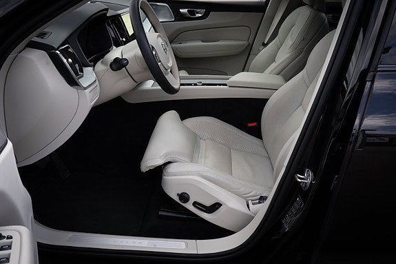 Volvo XC60 6 of 21