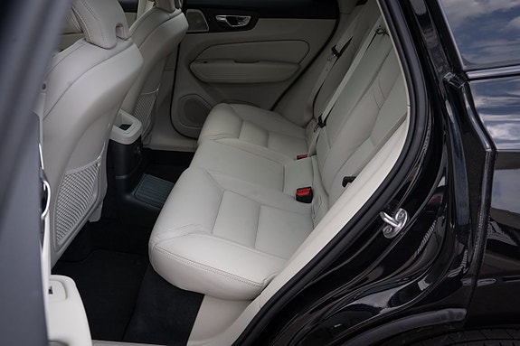 Volvo XC60 7 of 21