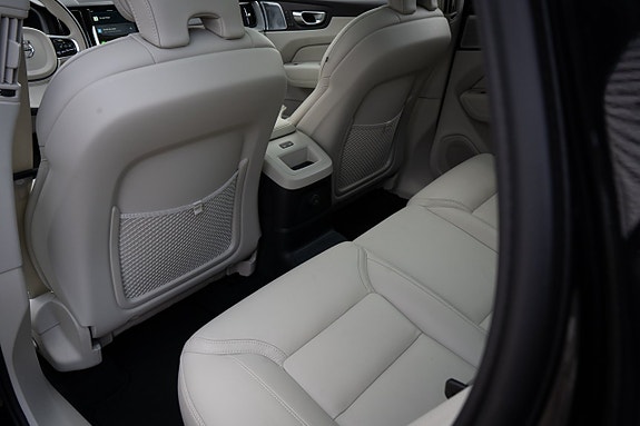 Volvo XC60 8 of 21
