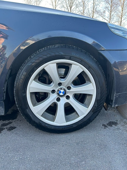 BMW 523i 5 of 5