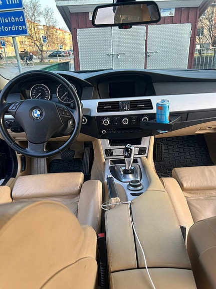 BMW 523i 8 of 9