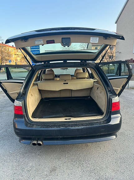 BMW 523i 6 of 9