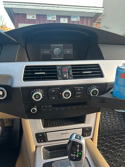 BMW 523i 9 of 9