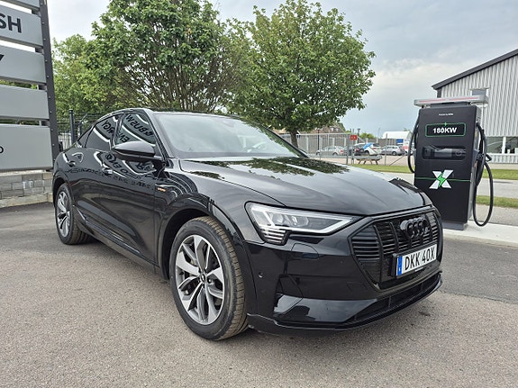 Audi e-tron Sportback 2 of 17