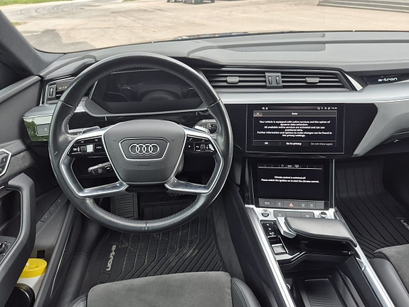 Audi e-tron Sportback 9 of 17