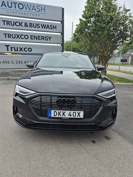 Audi e-tron Sportback 8 of 17