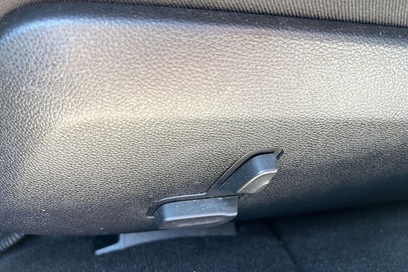 Mercedes-Benz E350 16 of 27