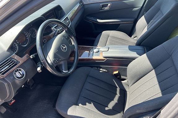 Mercedes-Benz E350 14 of 27