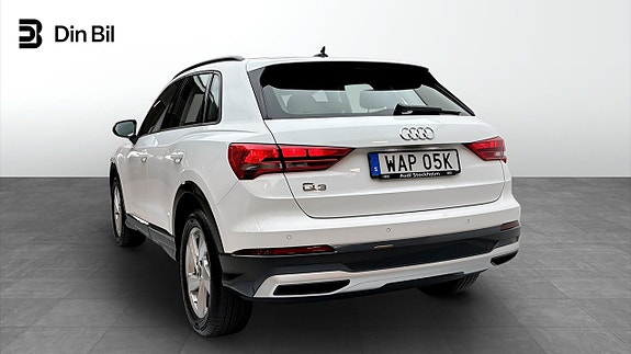Audi Q3 3 of 5