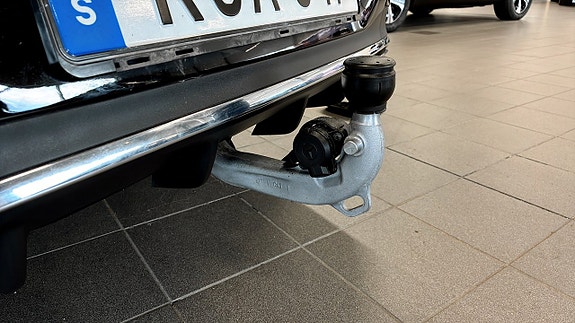 Mercedes-Benz CLA250 e 14 of 16