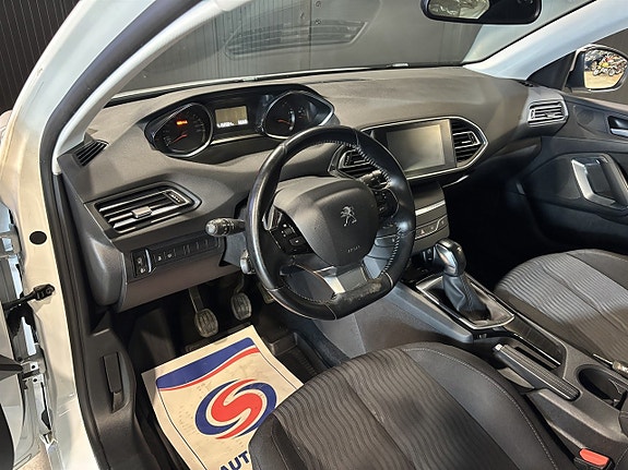 Peugeot 308 SW 8 of 22