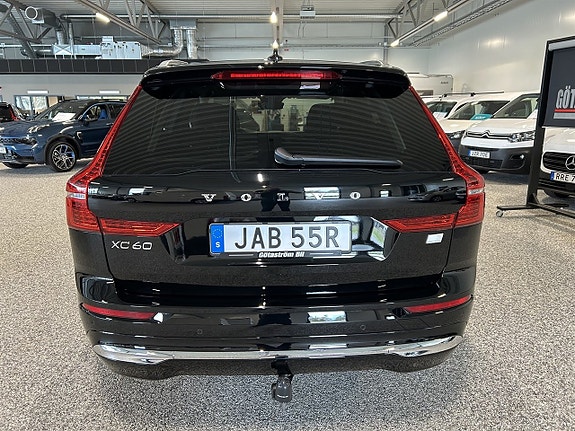 Volvo XC60 3 of 5