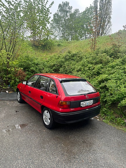 Opel Astra 2 of 5