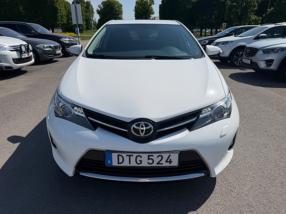 Toyota Auris 9 of 22