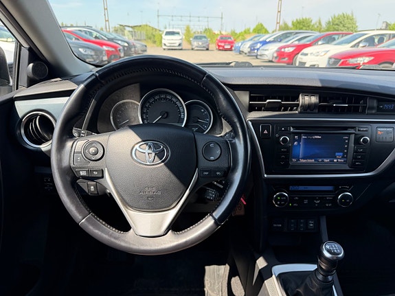 Toyota Auris 18 of 22