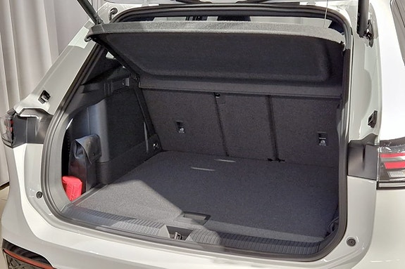 Volkswagen Tiguan 6 of 16