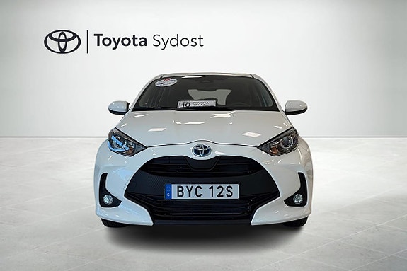 Toyota Yaris 5 of 10