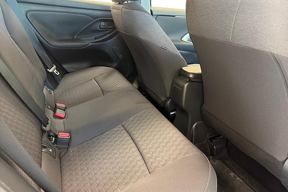 Toyota Yaris 7 of 10