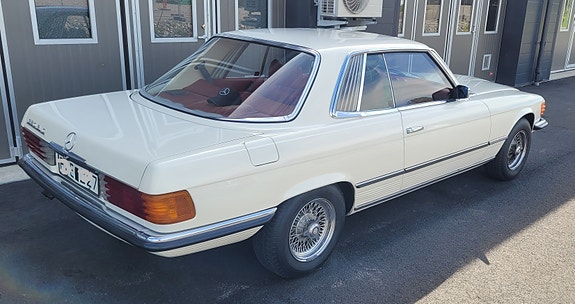 Mercedes-Benz 350 SLC 3 of 5