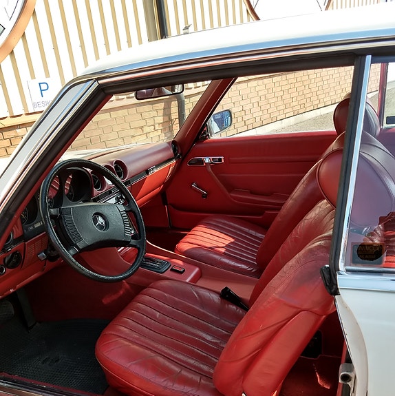Mercedes-Benz 350 SLC 4 of 5