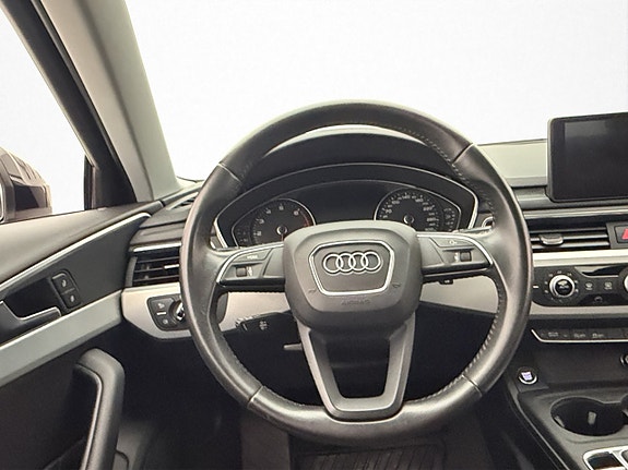 Audi A4 13 of 30