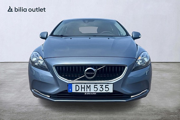 Volvo V40 9 of 23