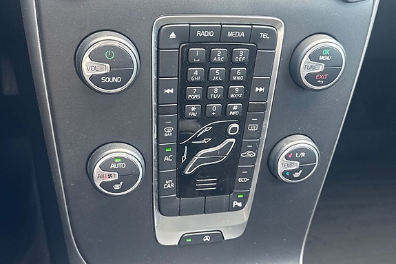 Volvo V40 18 of 23