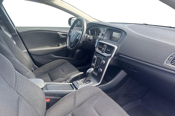 Volvo V40 19 of 23