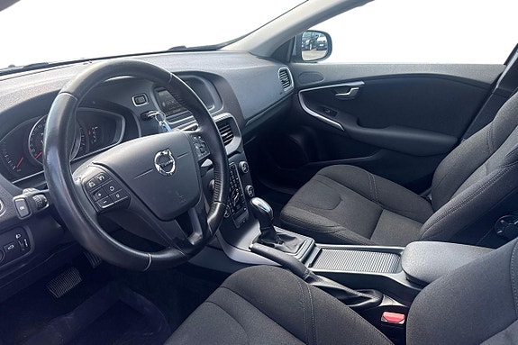 Volvo V40 11 of 23
