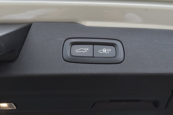 Volvo V60 14 of 25