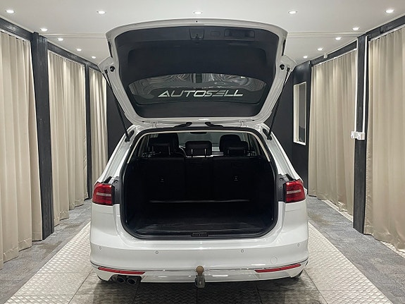Volkswagen Passat 7 of 24