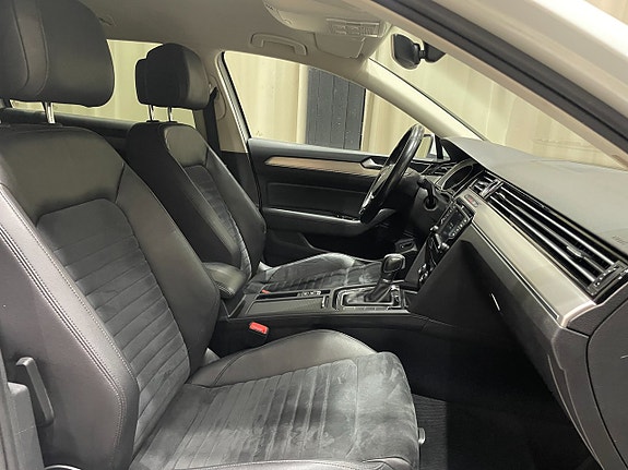 Volkswagen Passat 14 of 24