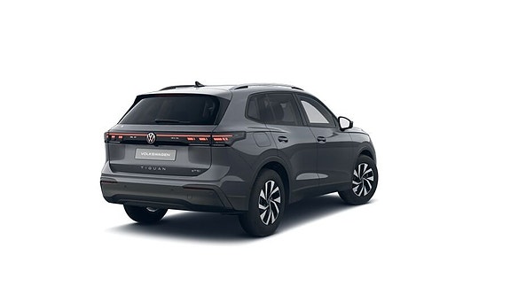 Volkswagen Tiguan 3 of 7