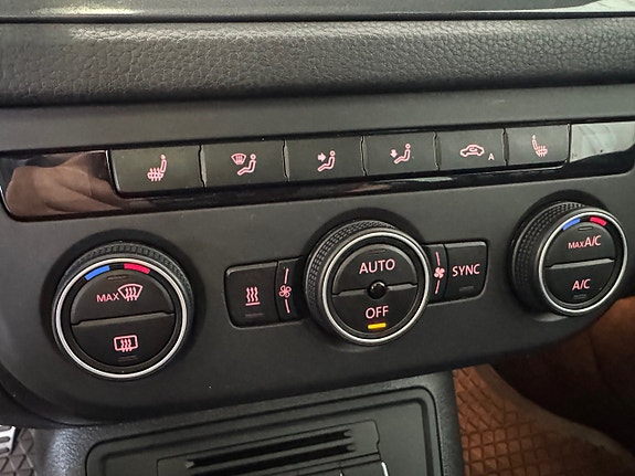 Volkswagen Tiguan 14 of 17