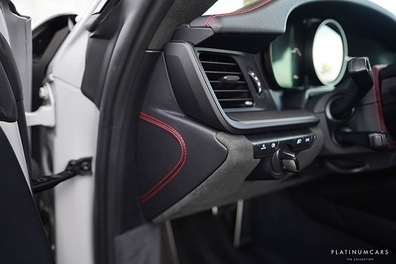Porsche 911 15 of 30