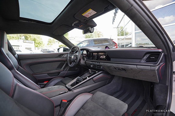 Porsche 911 8 of 30