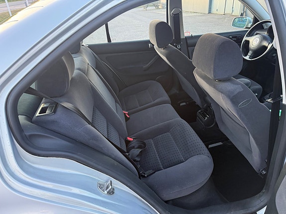 Volkswagen Bora 18 of 19