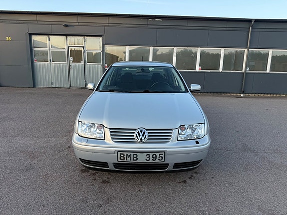Volkswagen Bora 2 of 5