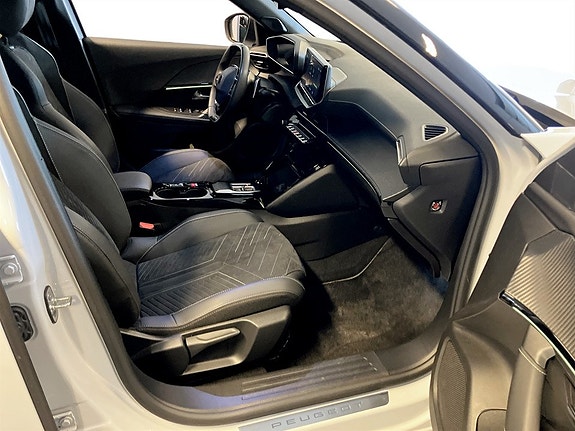 Peugeot 2008 11 of 15