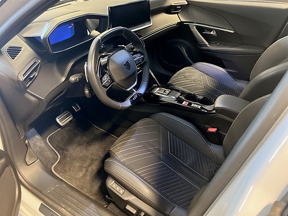 Peugeot 2008 4 of 5