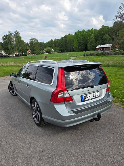 Volvo V70 4 of 12