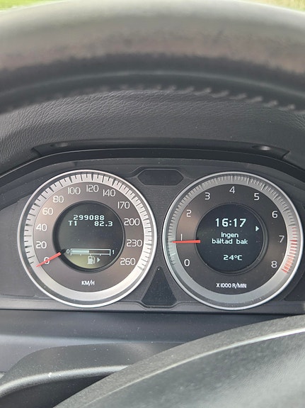 Volvo V70 12 of 12