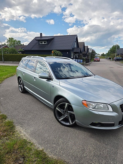 Volvo V70 8 of 12