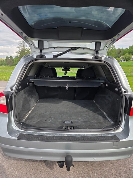 Volvo V70 5 of 12