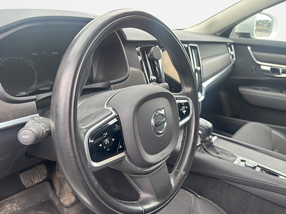 Volvo V90 Cross Country 12 of 22