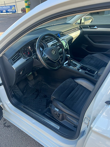 Volkswagen Passat 3 of 5