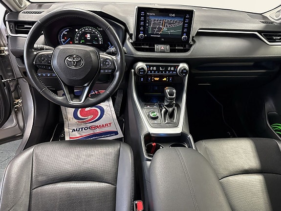 Toyota RAV4 8 of 29