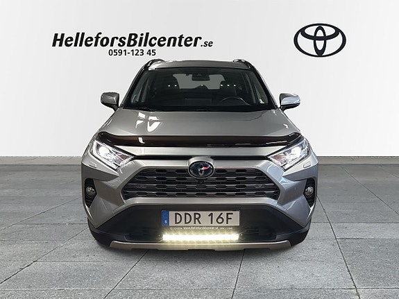 Toyota RAV4 5 of 5